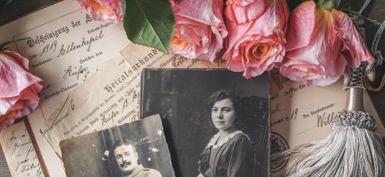 Heiratsurkunde mit Bildern